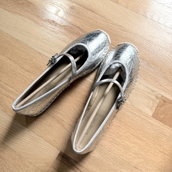 Michael Kors Espadrille, “Lynn Ballet Espadrille”, Silver, Size 9, New in Box! - Picture 2 of 7